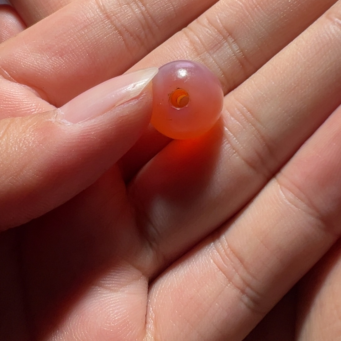 用***3玛瑙/玉髓未镶嵌珠子。