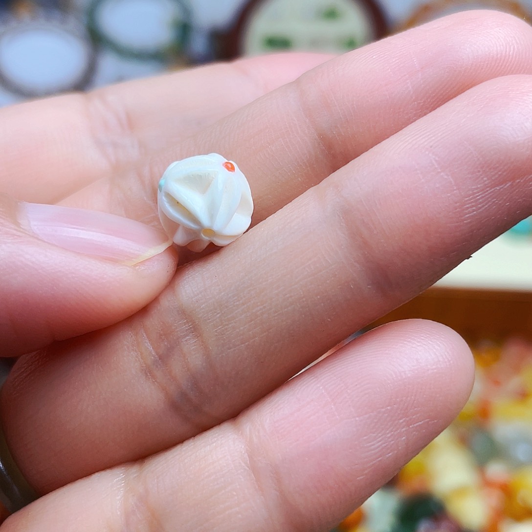 琥珀裸石未镶嵌一****?订制