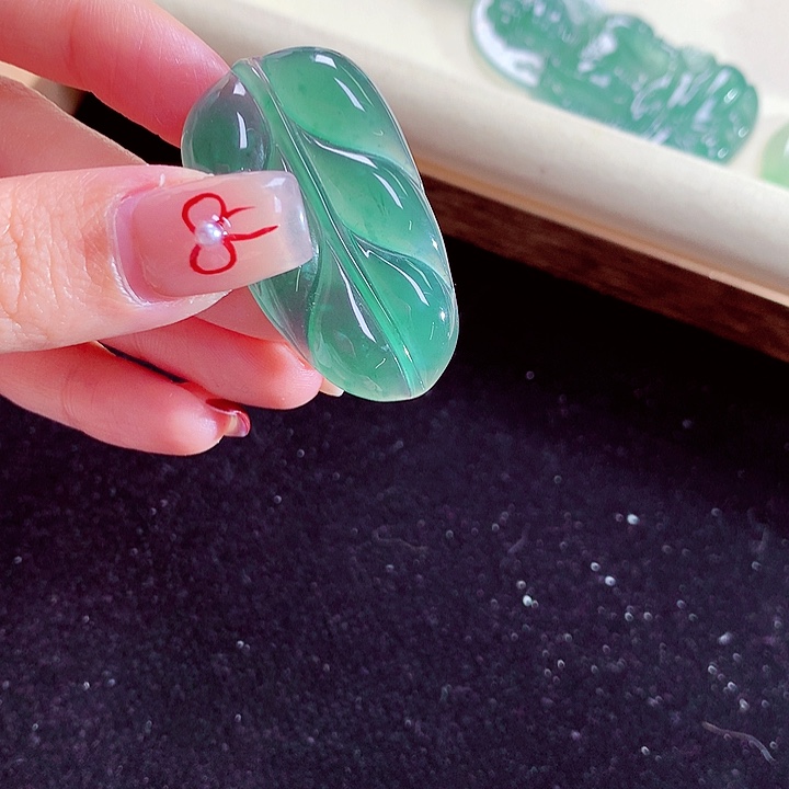 翡翠颈饰未镶嵌天然