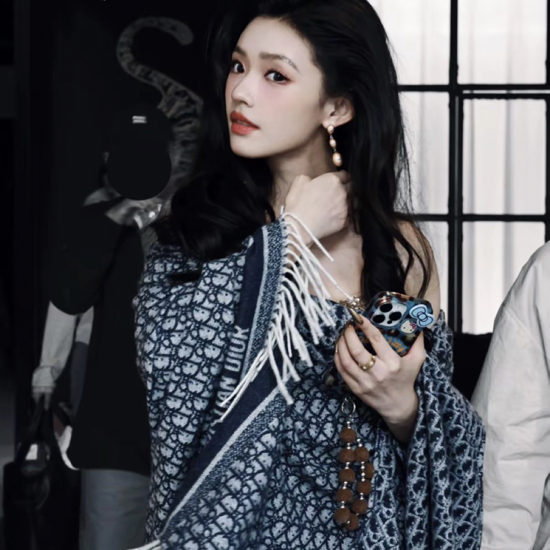 99新 DIOR/迪奥 tem421 满印logo图案标语流苏披肩斗篷 u码 羊毛