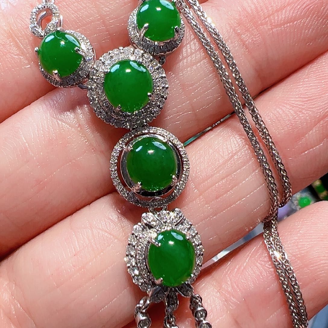 翡翠颈饰18K金镶嵌签收后24小时鉴赏期