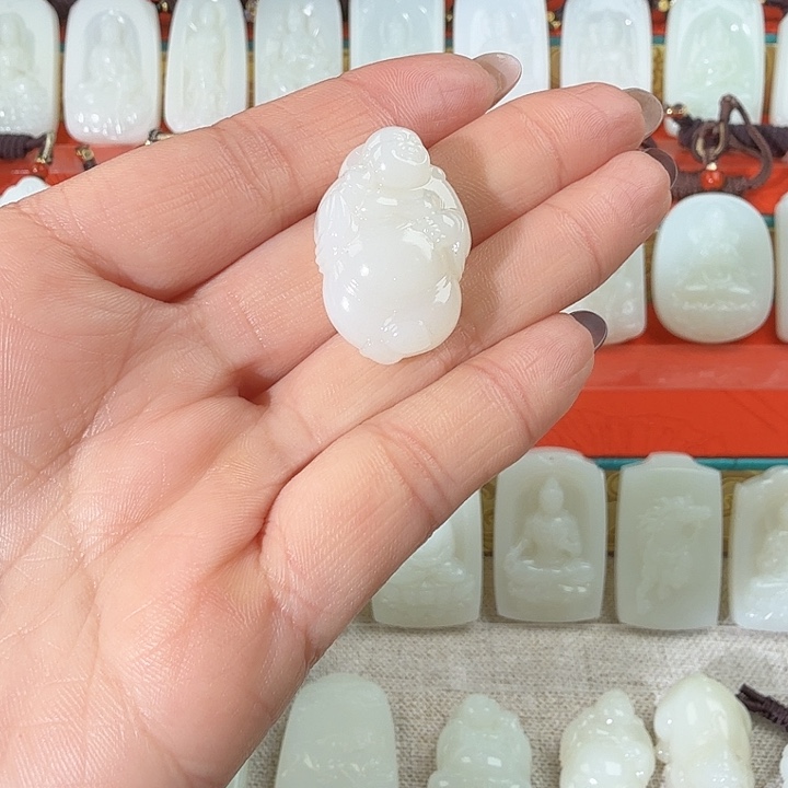 和田玉（糖玉）未镶嵌颈饰