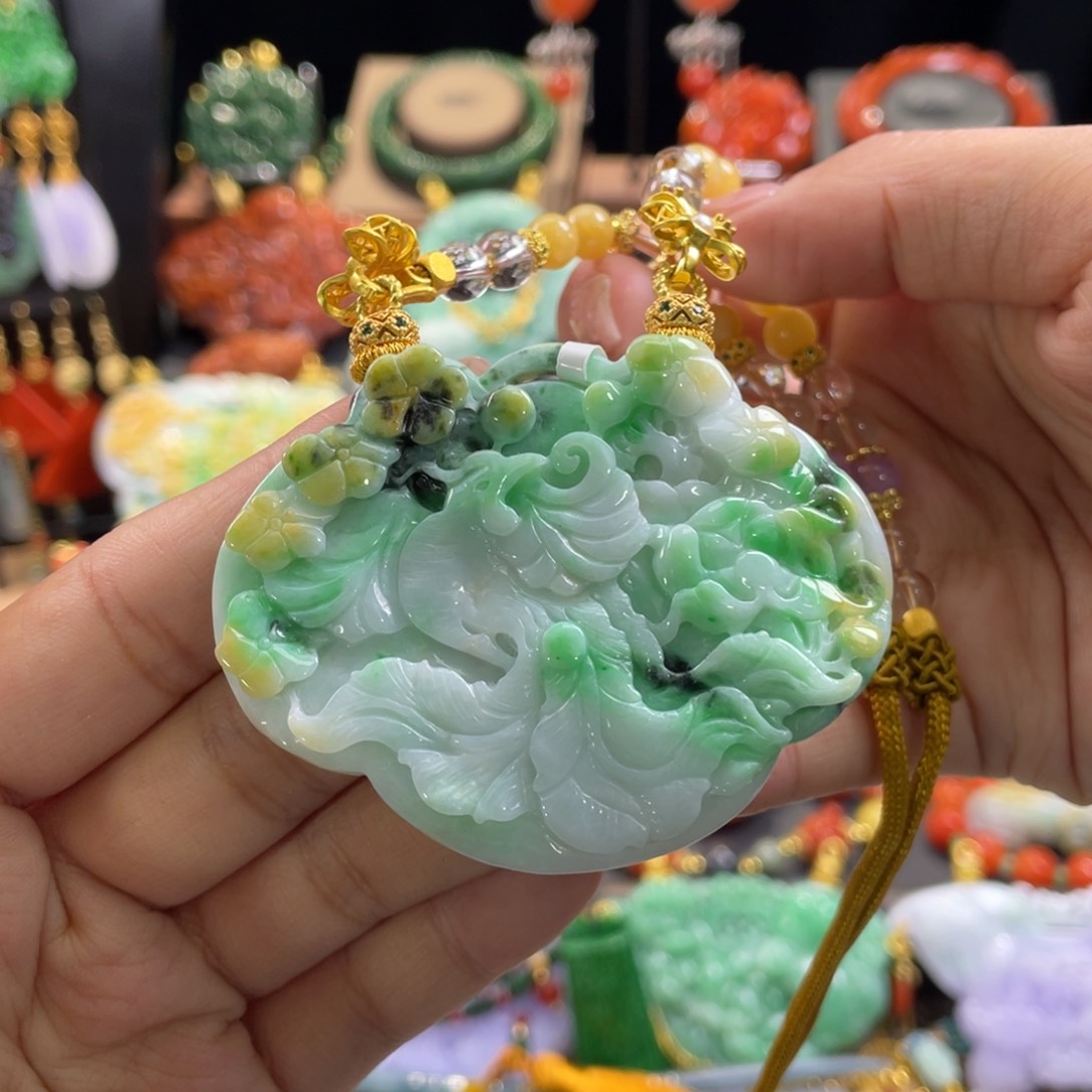 翡翠颈饰未镶嵌代编织