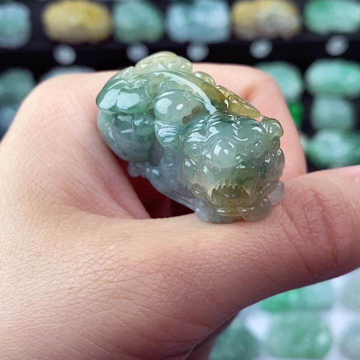 翡翠颈饰未镶嵌天然