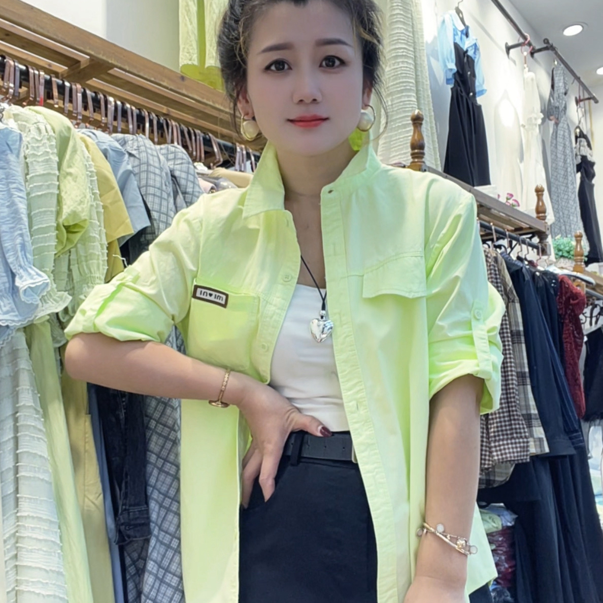 2025年春季休闲时尚通勤风蓝色衬衫女长袖高级感洋气减龄百搭衬衣
