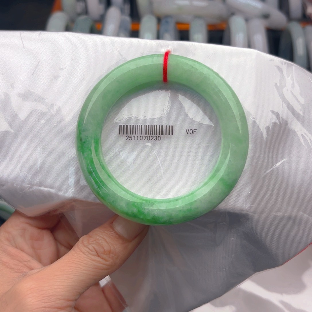 翡翠未镶嵌手镯5455x3. 137