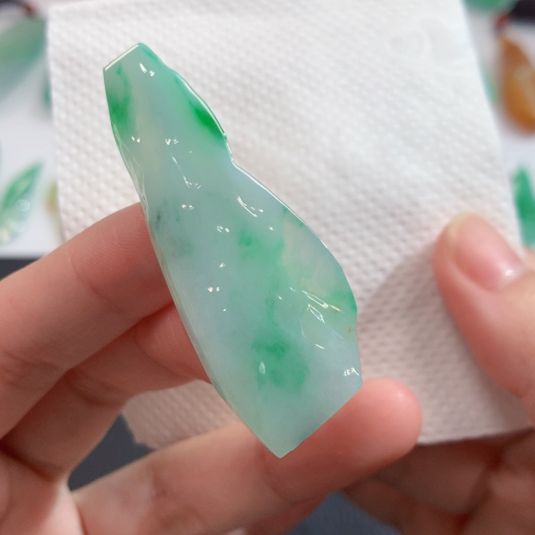 翡翠未镶嵌吊坠(不含链)899