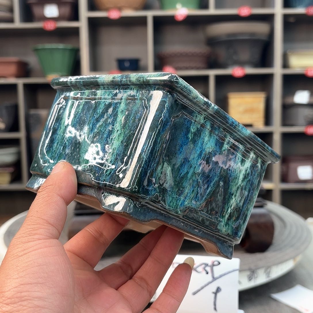 紫砂花盆紫砂的颜色很好看