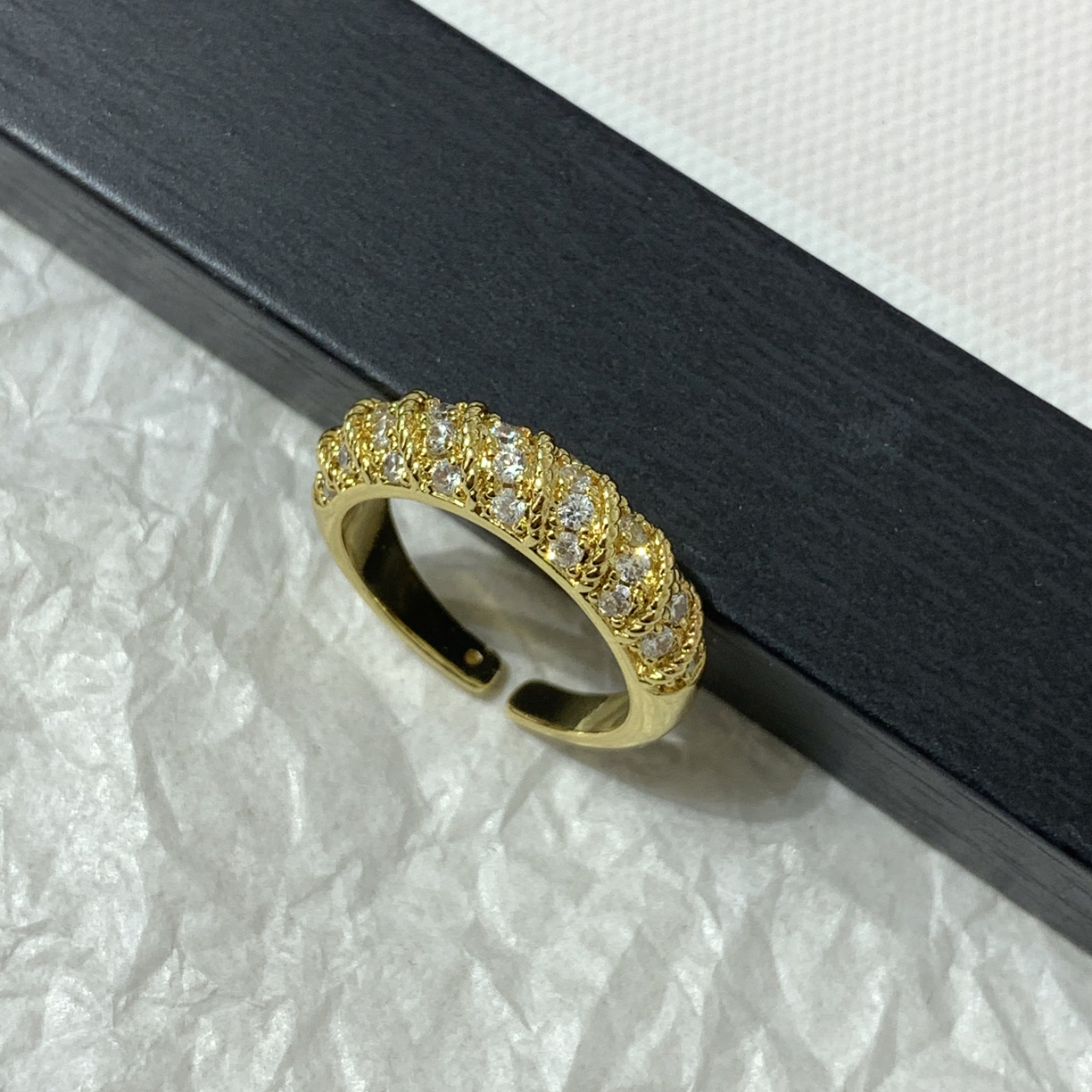 钛钢戒指 LARVINA复古金色满钻戒指