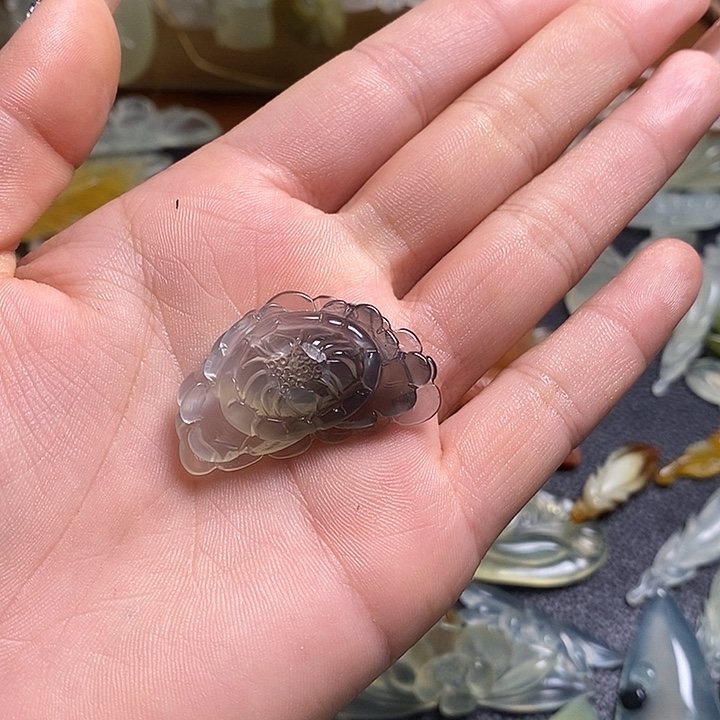 k***啊蛇纹石玉合金颈饰