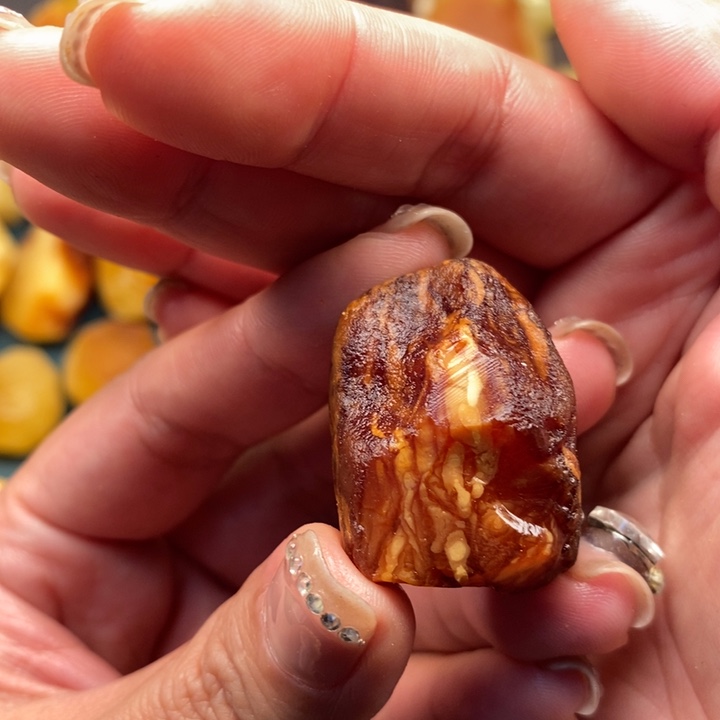 徐***4定制琥珀未镶嵌蜜蜡