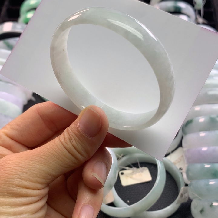 翡翠未镶嵌手镯公主52+