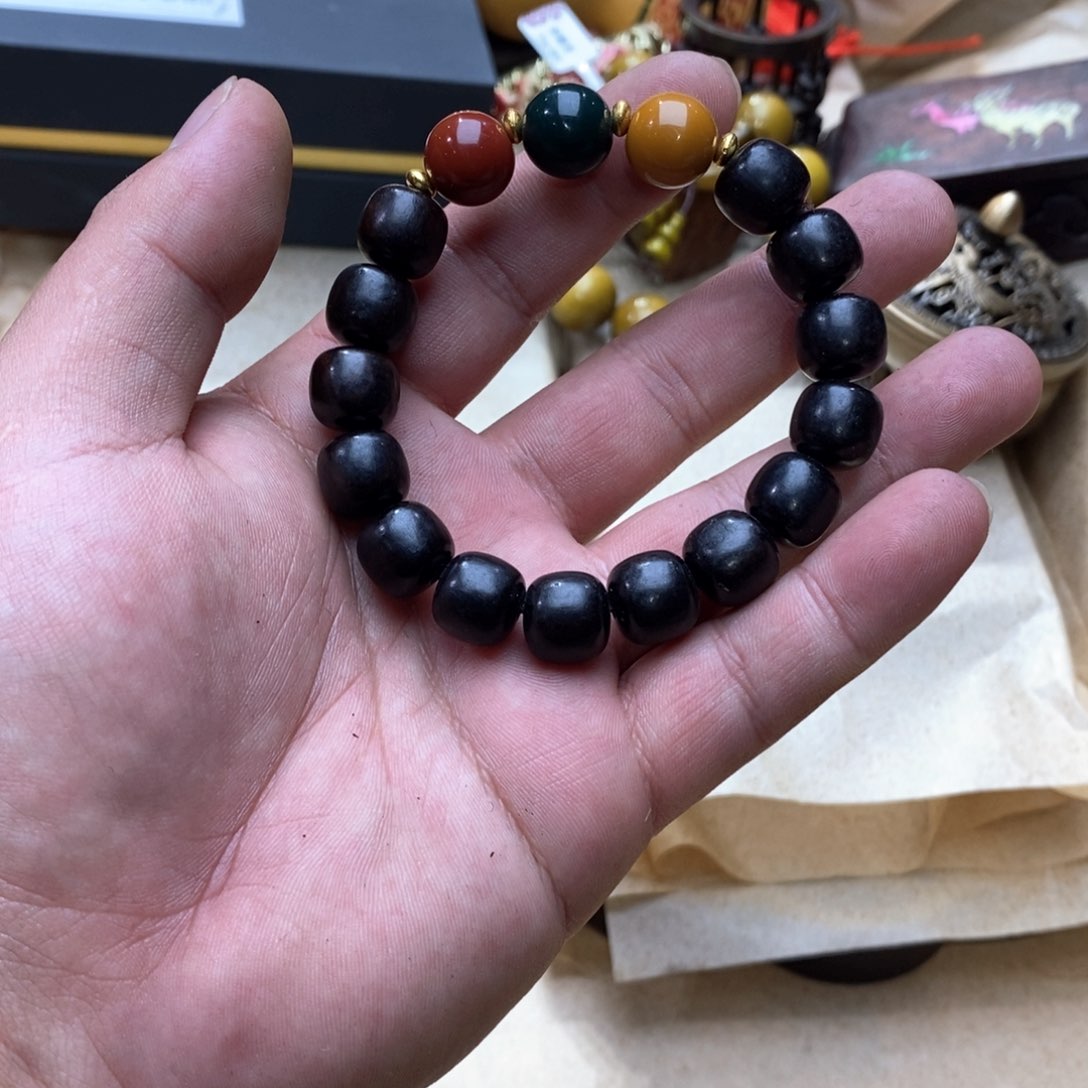 大叶紫檀（黑酸枝木类）