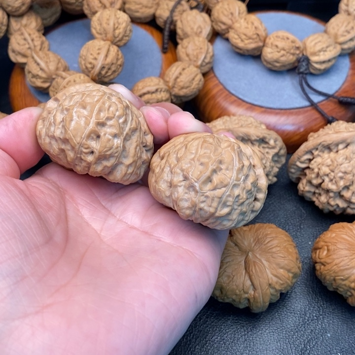 文玩核桃把件蟑***‘