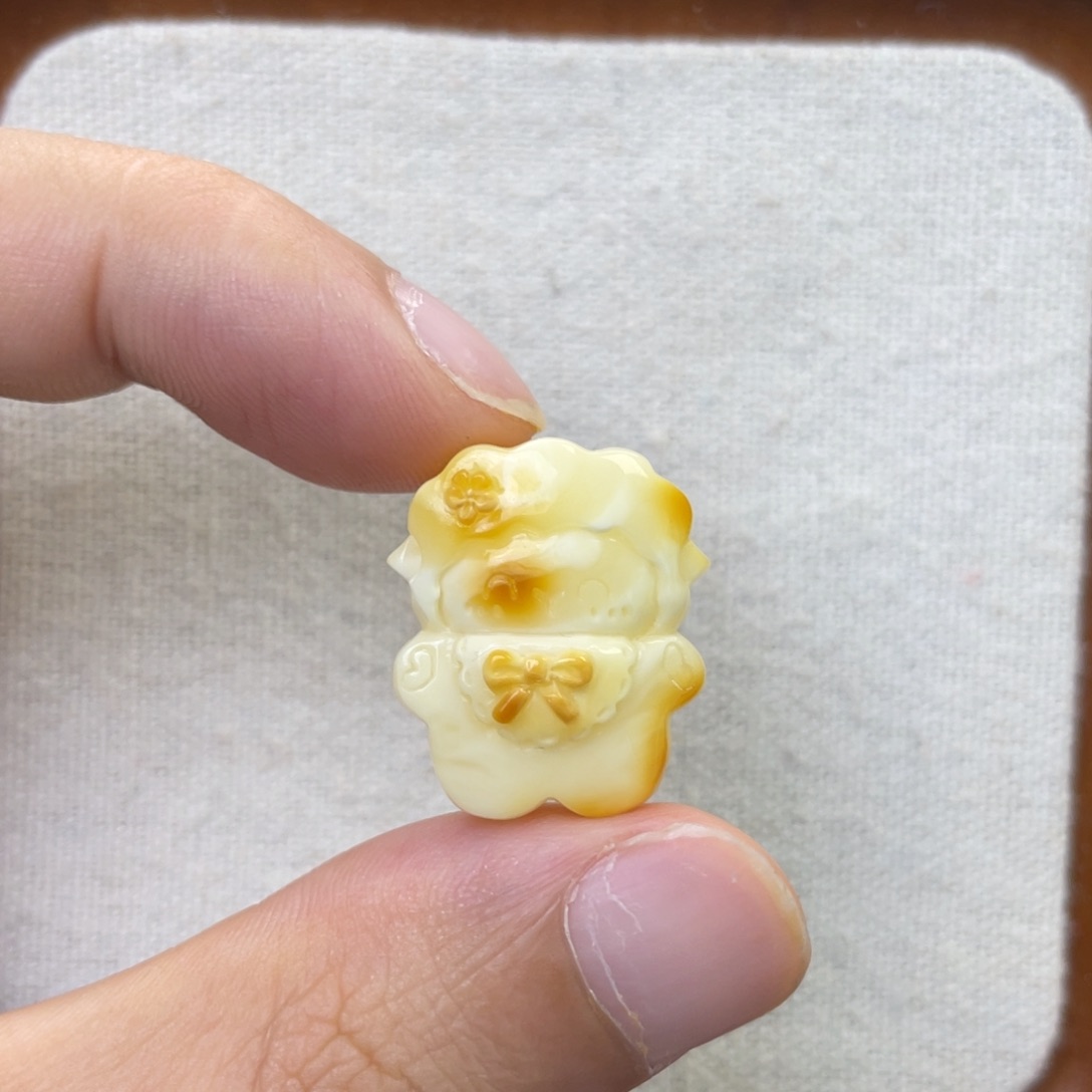 琥珀未镶嵌珠宝奇石小羊