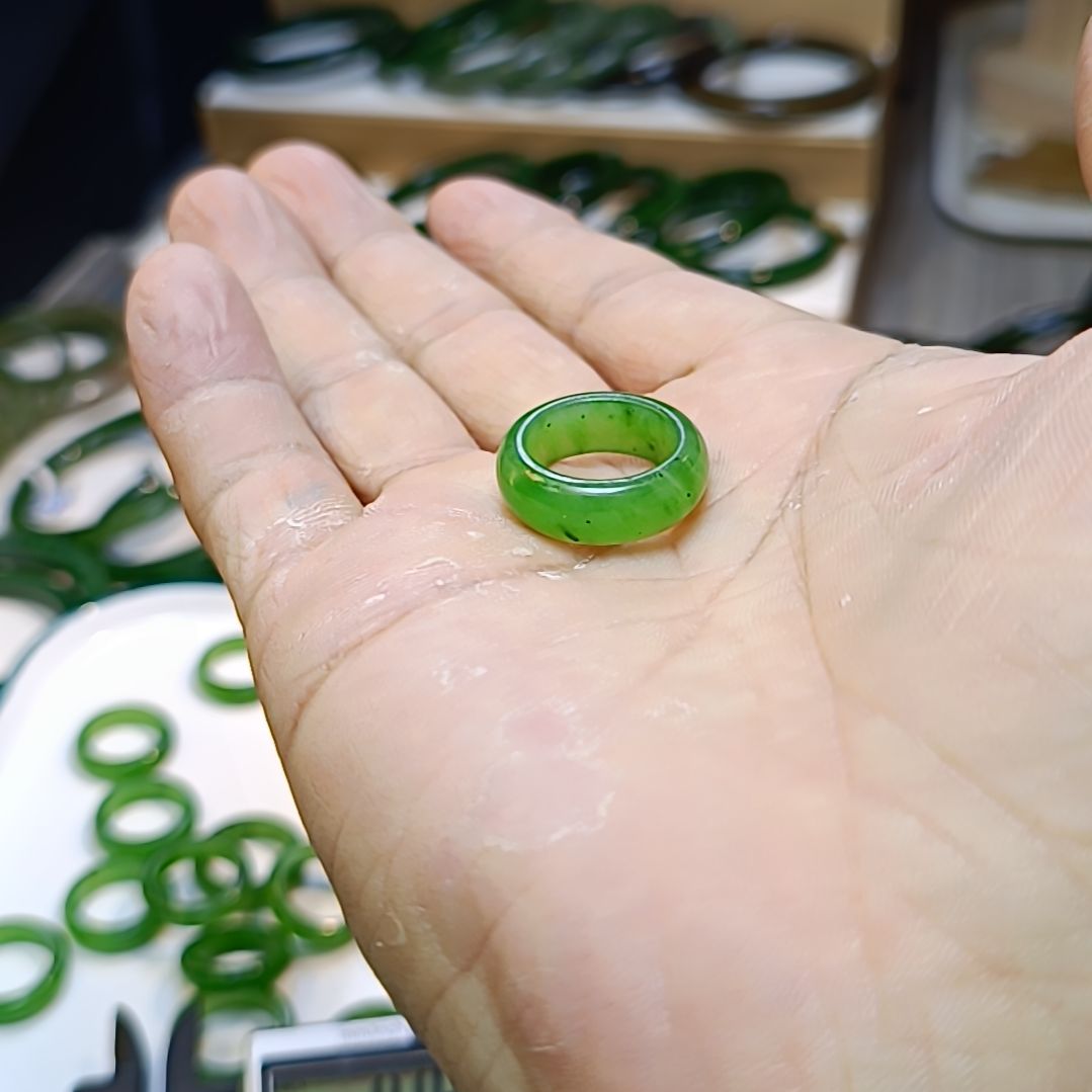 秋***婵和田玉（糖玉）未镶嵌手镯