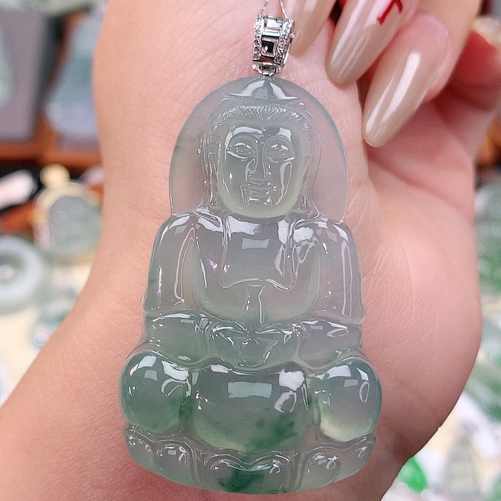 翡翠18K金镶嵌颈饰观音