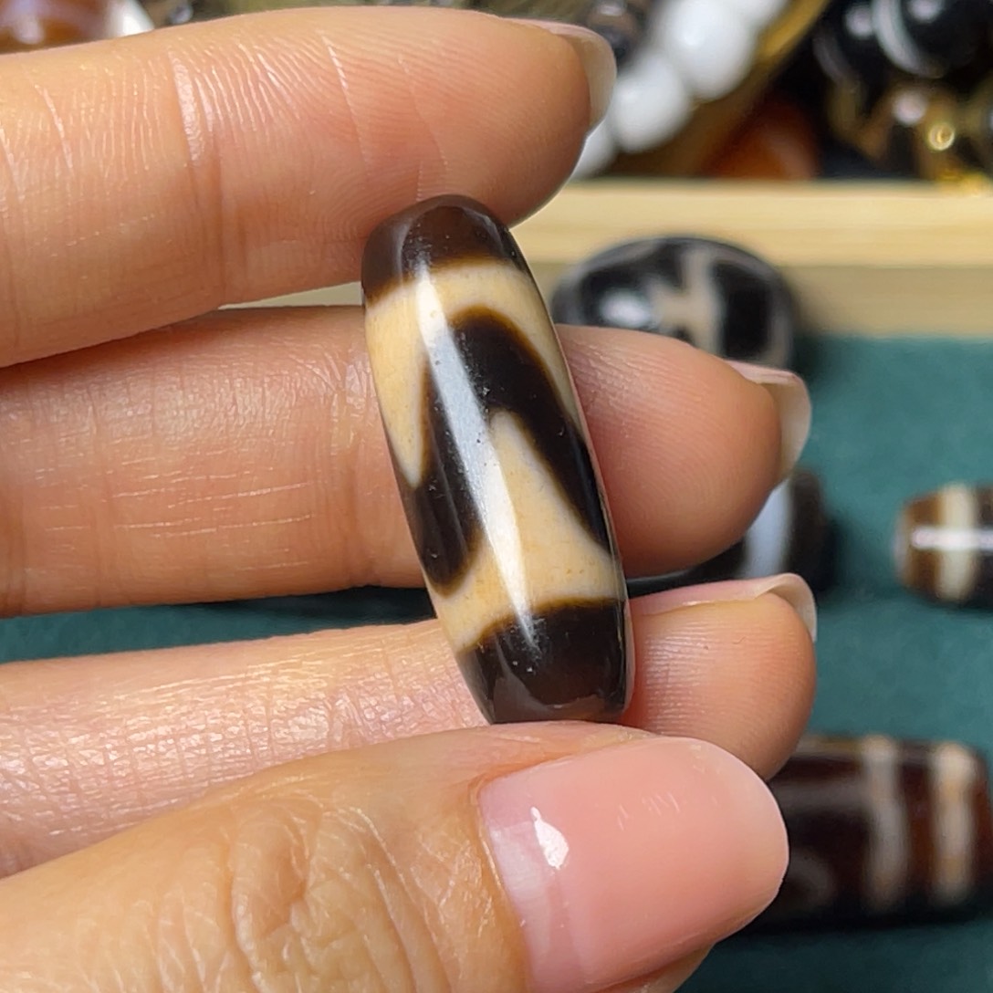 玛瑙/玉髓颈饰未镶嵌沐**梓