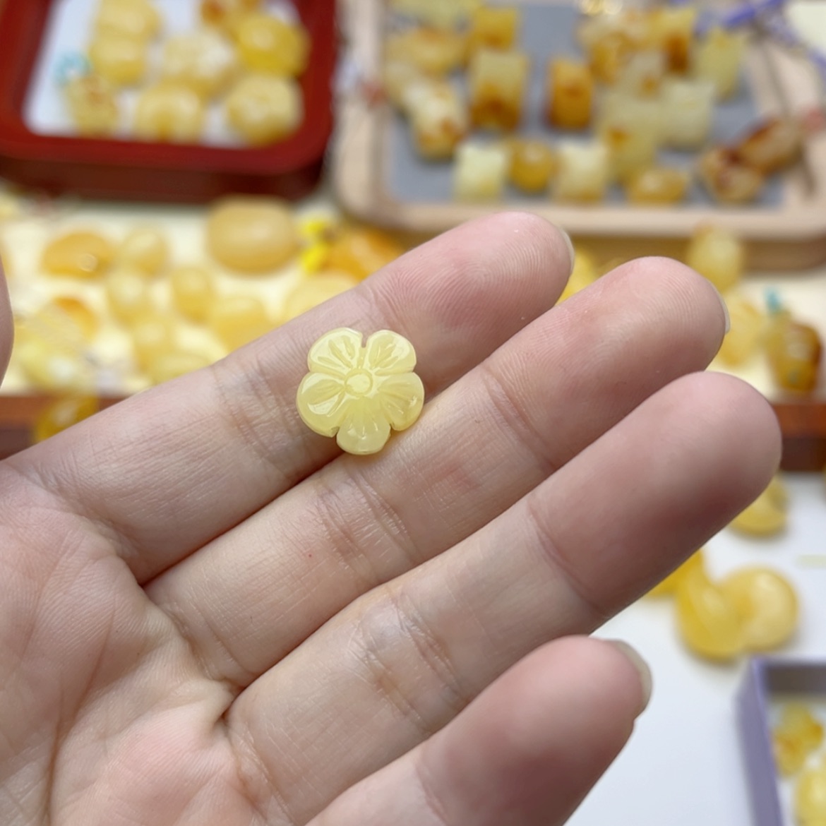 【闪购商品】蜜蜡裸石未镶嵌配饰