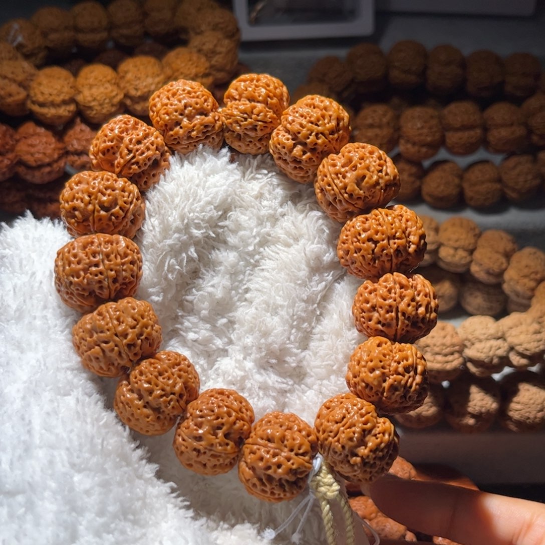 手串金刚菩提六瓣玲珑22尺寸