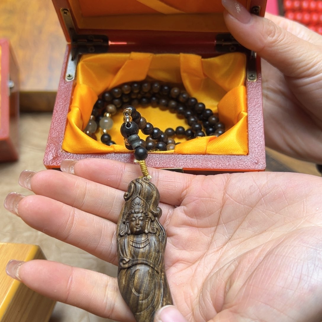 大叶紫檀（黑酸枝木类）