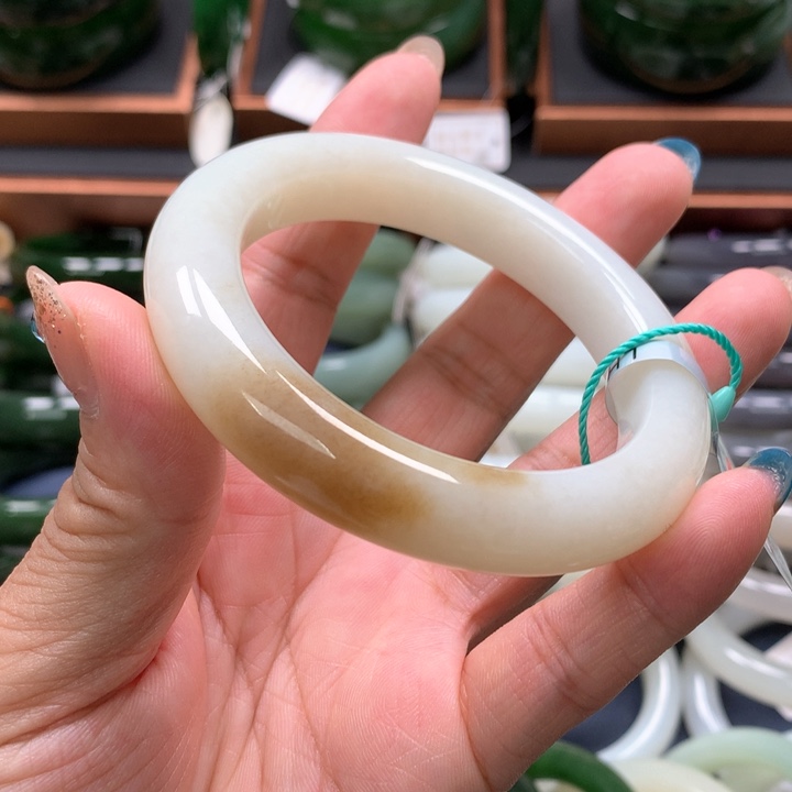 【闪购商品】未镶嵌手镯和田玉35