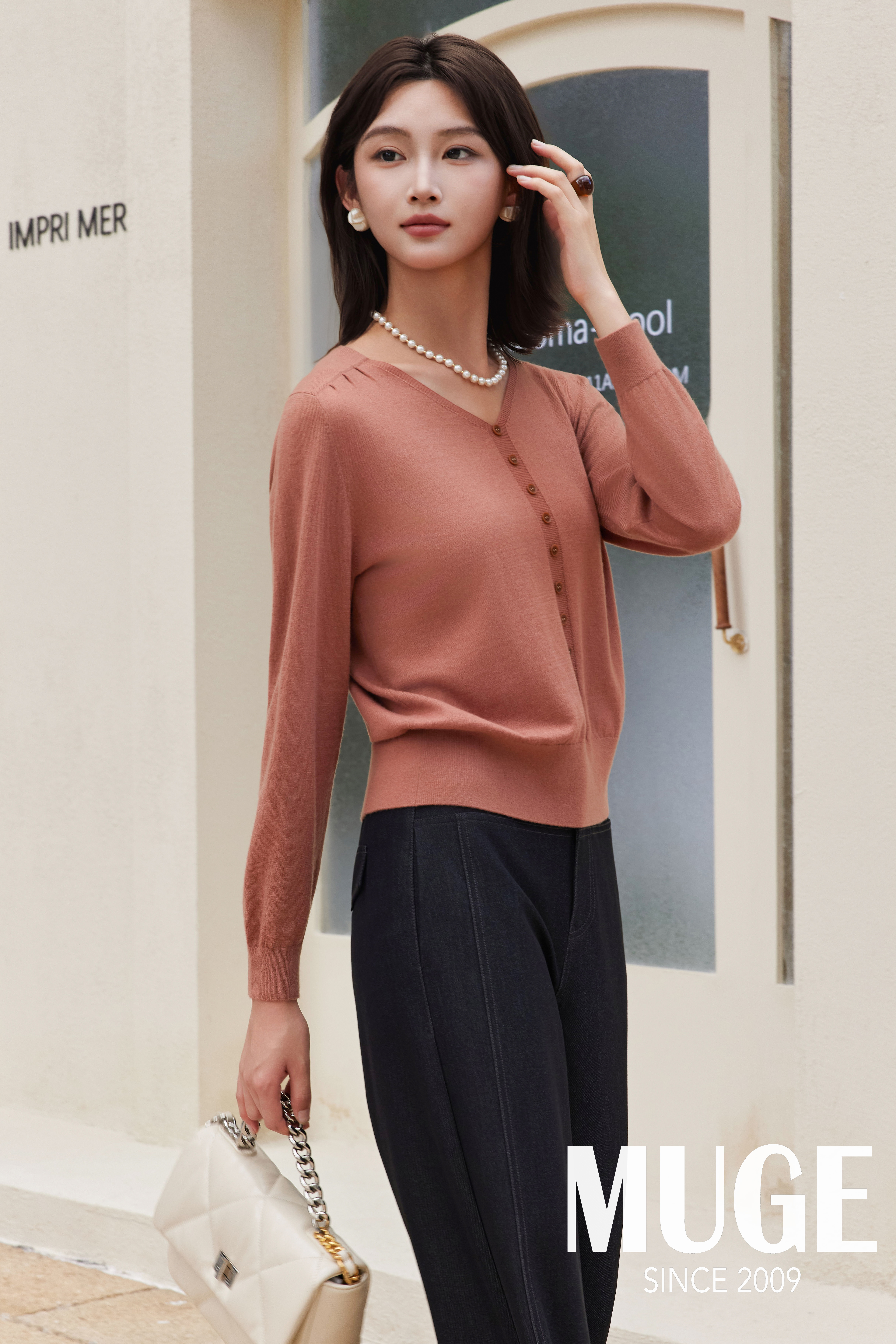 慕歌MUGE/女休闲显瘦毛针织衫长袖打底衫v领 521116