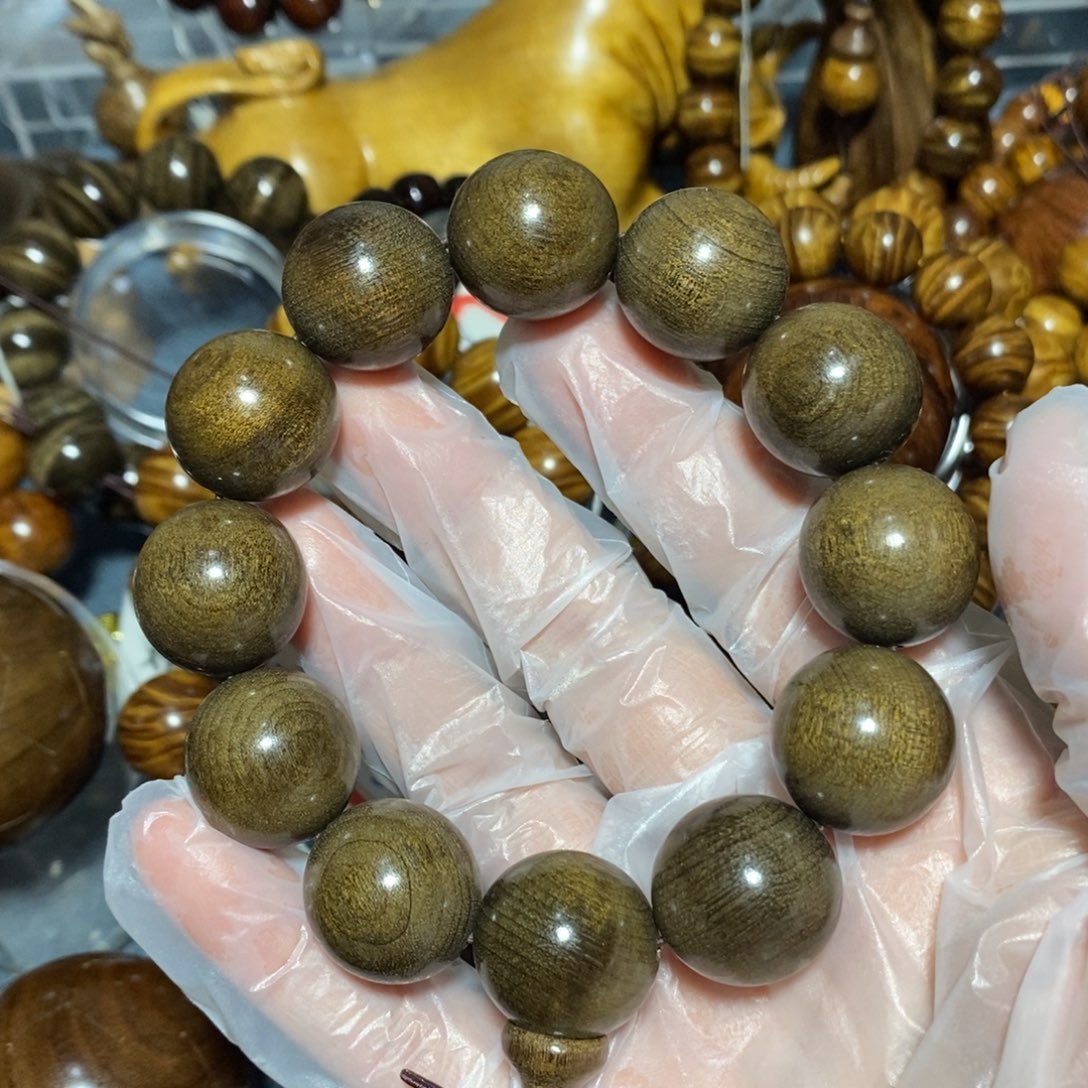 金丝楠木雕工艺品20