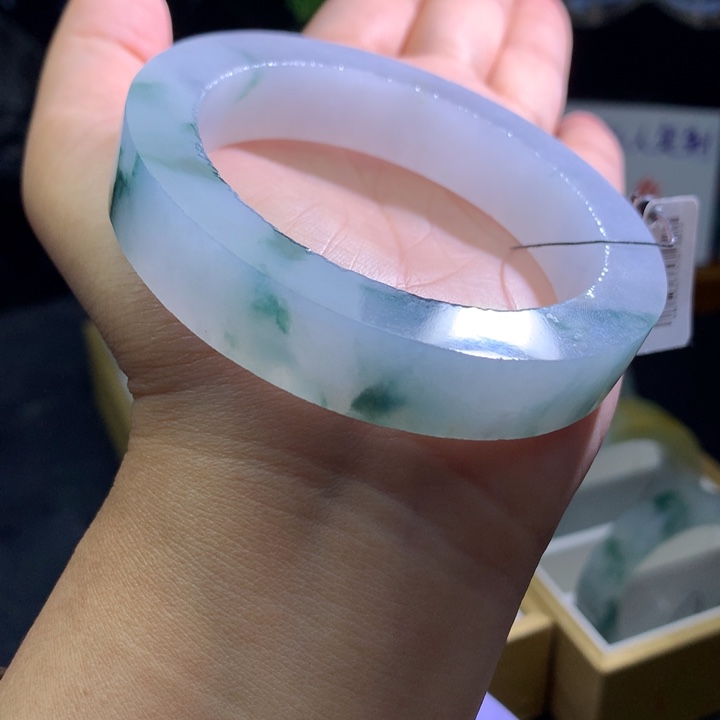 定制翡翠未镶嵌翡翡手镯