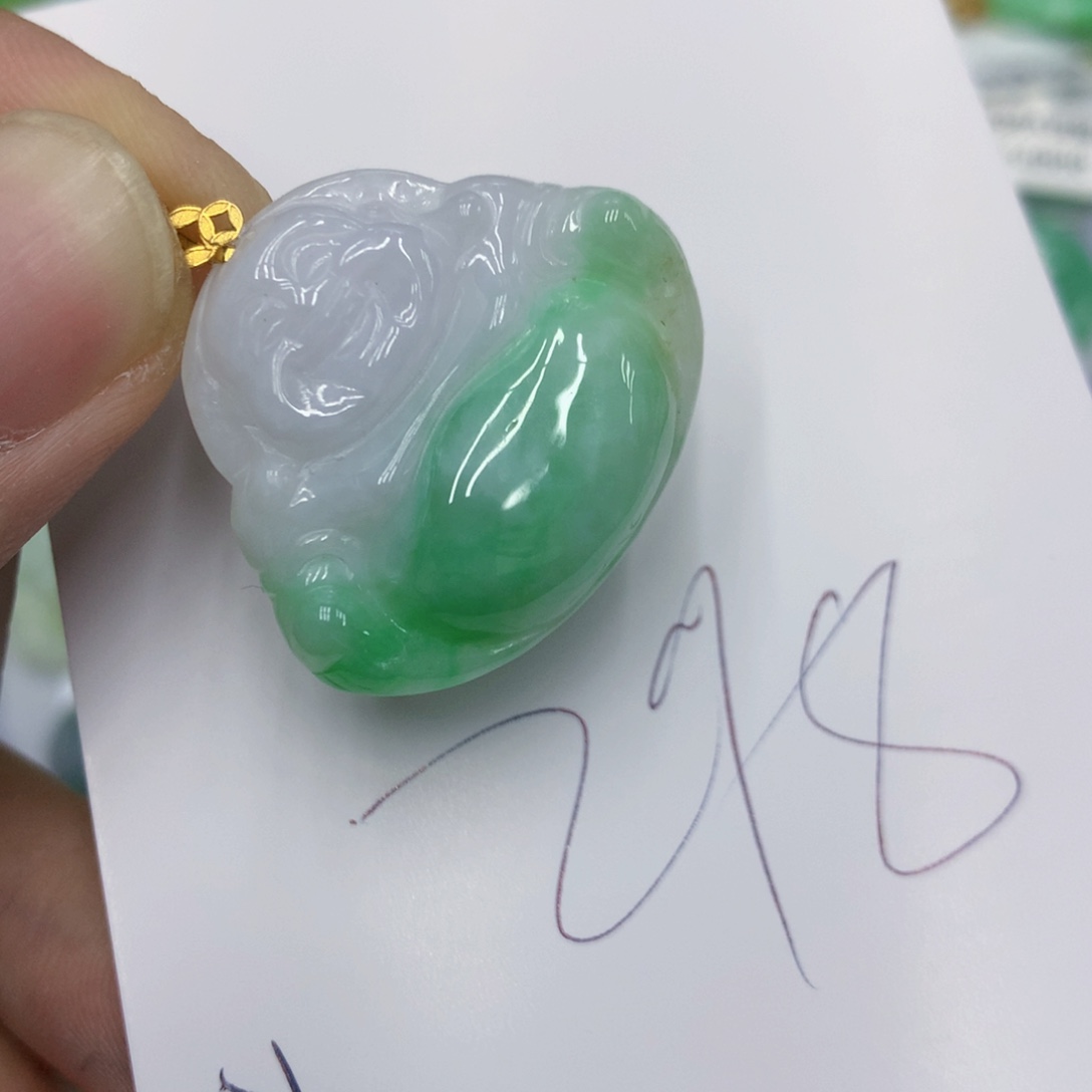 翡翠颈饰18K金镶嵌翡翠