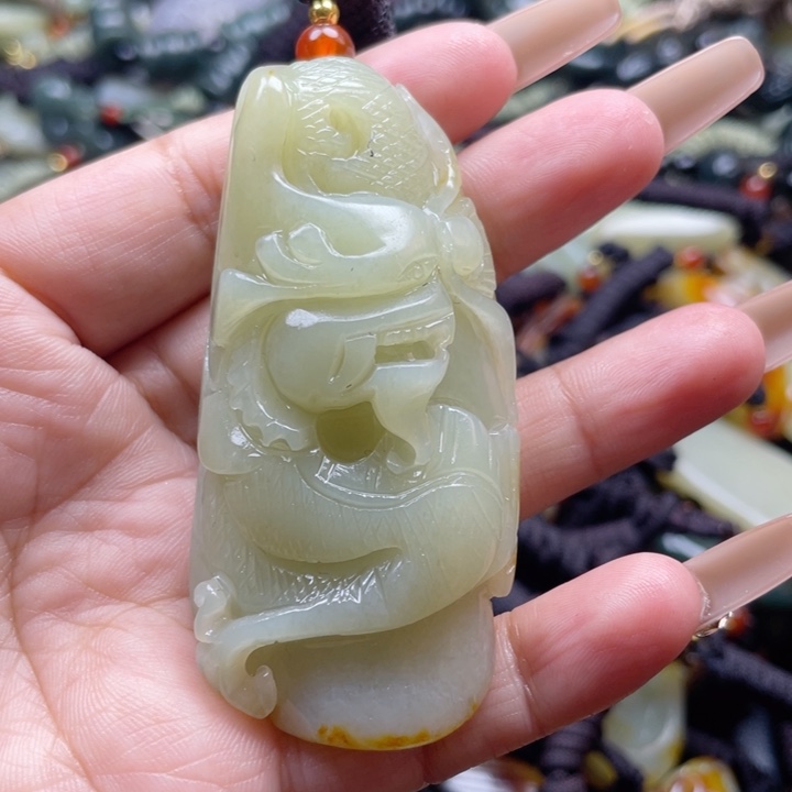 和田玉颈饰未镶嵌