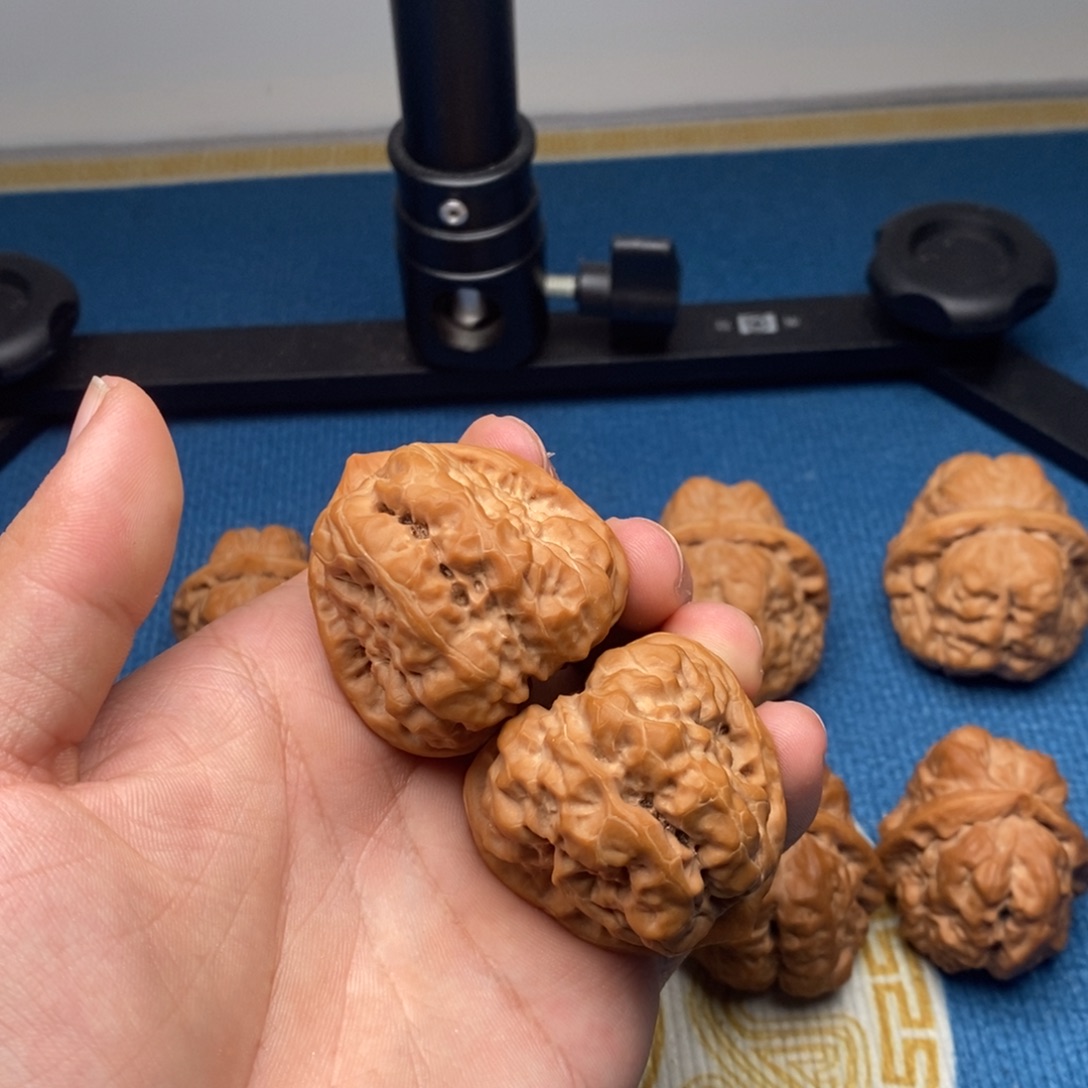 个***人核桃40/45极品三角蛙