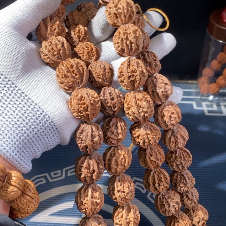 文玩核桃手串……39