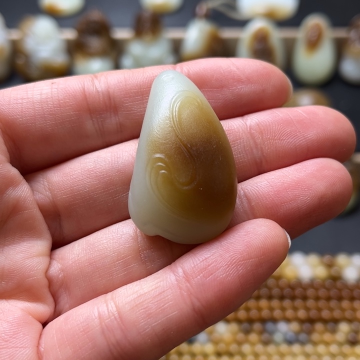 和田玉（糖玉）未镶嵌颈饰