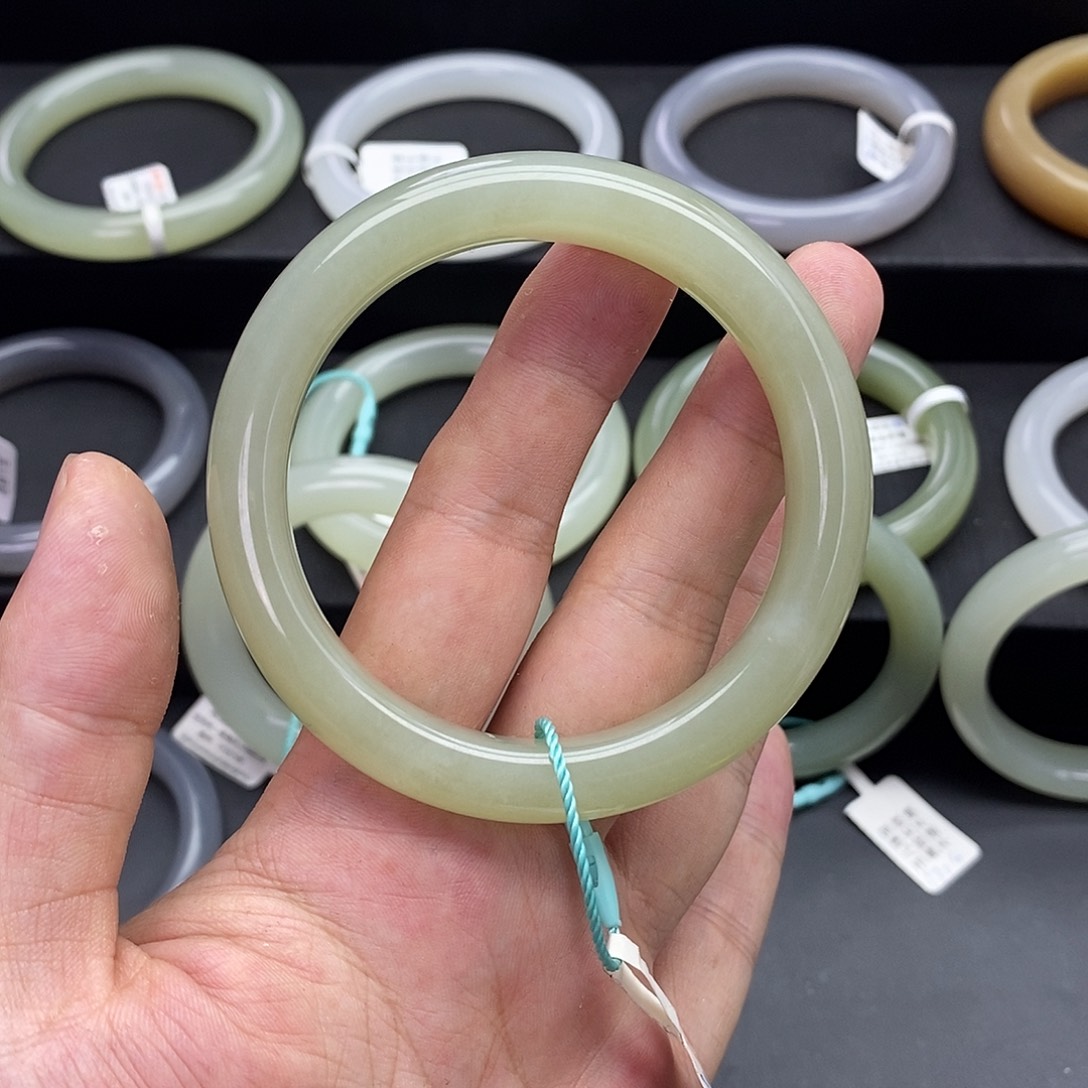 和田玉手镯未镶嵌5758