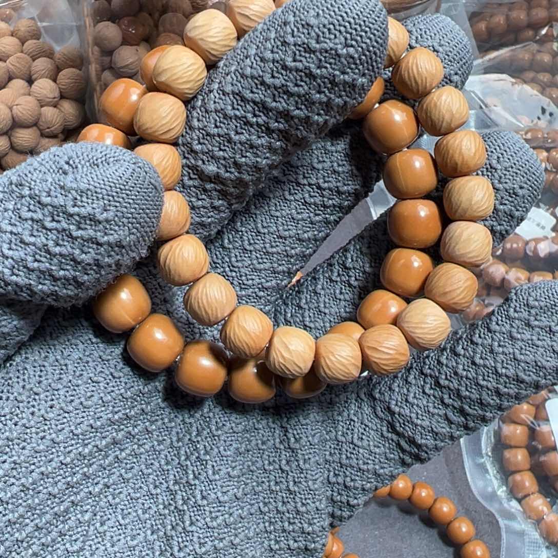 猴头核桃吊坠云锦