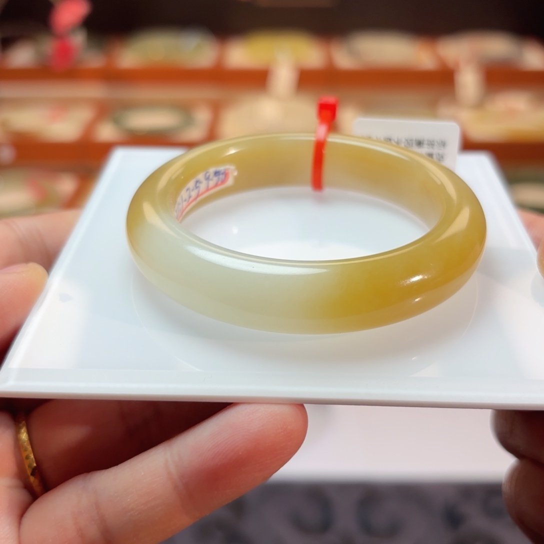 和田玉未镶嵌手镯新疆且末糖白手镯