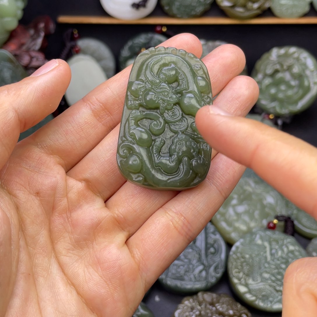 和田玉颈饰未镶嵌