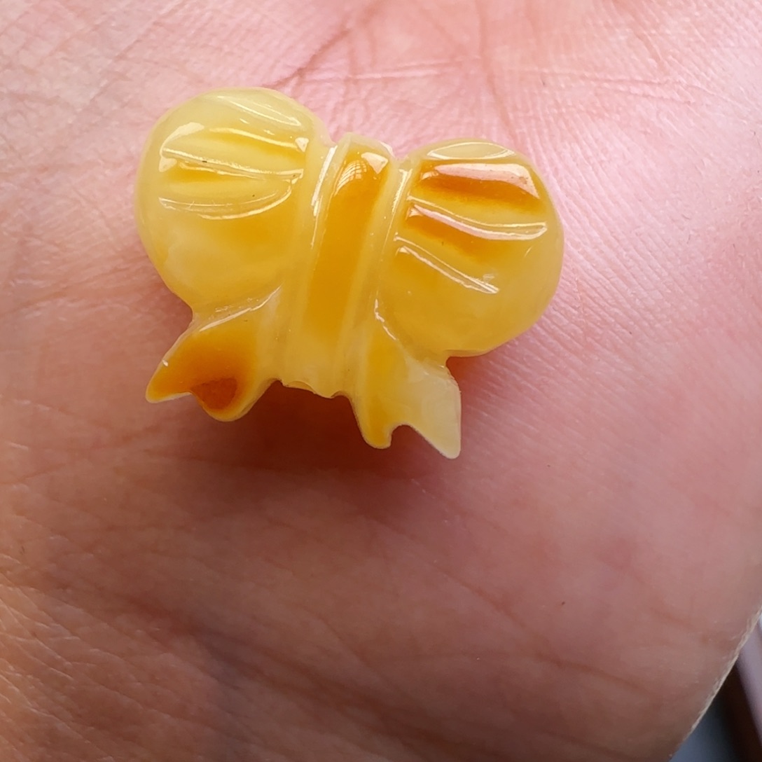 琥珀颈饰未镶嵌琥珀