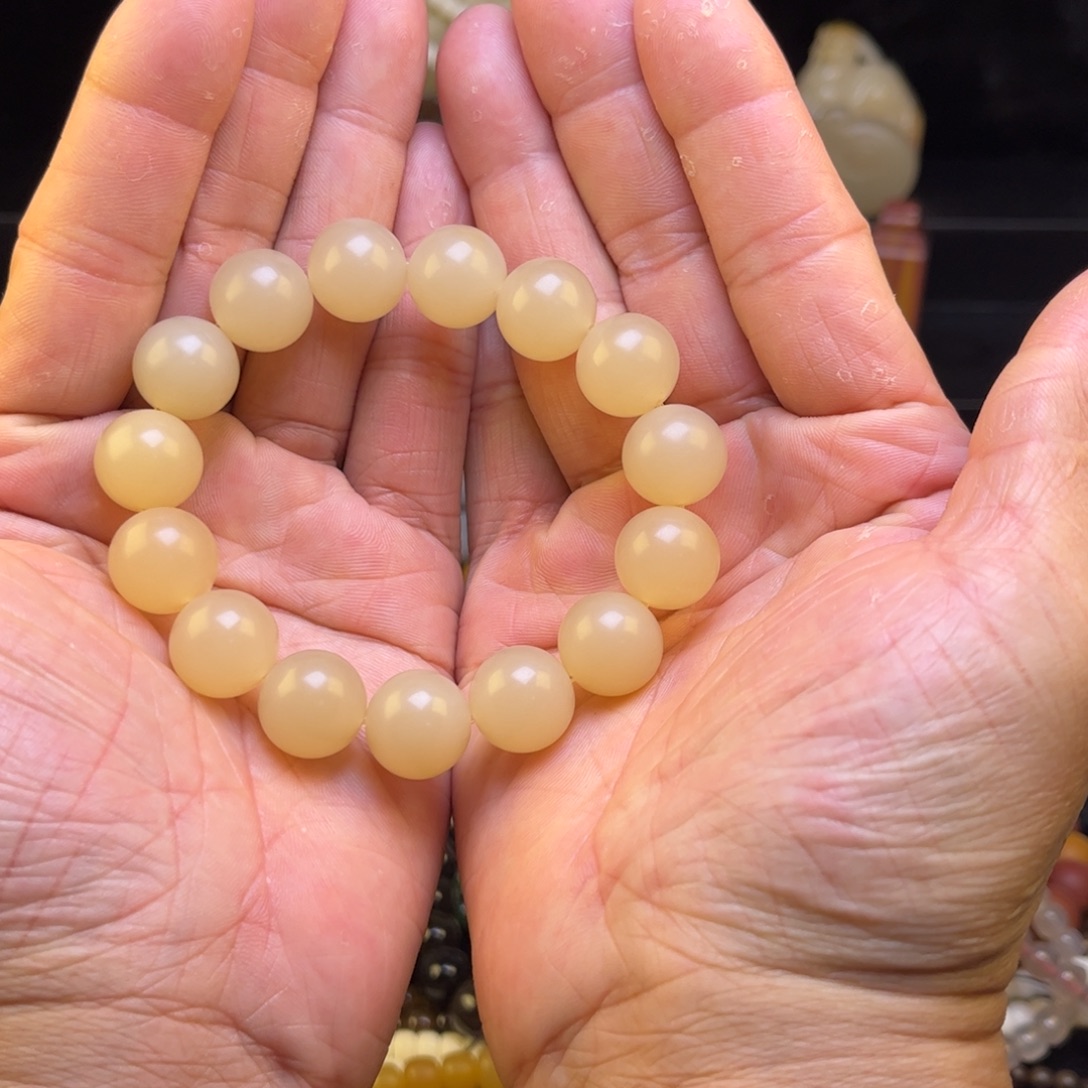 M***清石英质玉未镶嵌黄蜡石手串