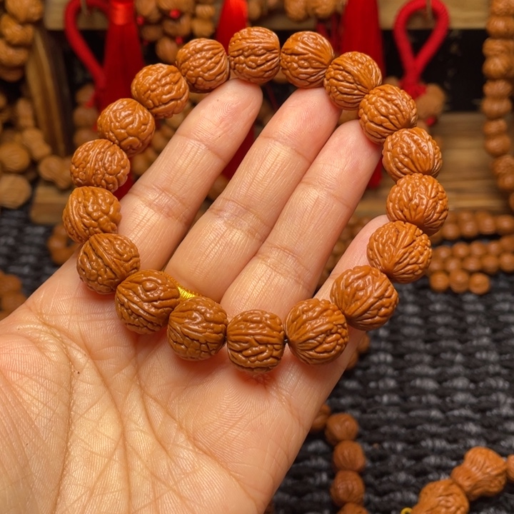 木质类龙纹桃枭挂件