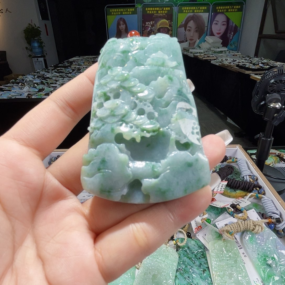 颈饰未镶嵌翡翠一