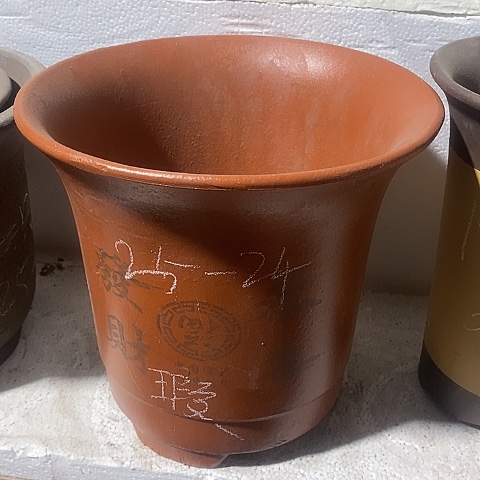 紫砂中国宜兴紫砂花盆，