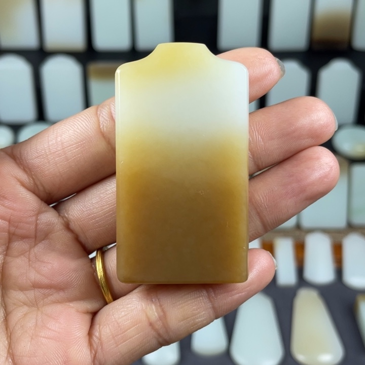 和田玉颈饰未镶嵌巧*力