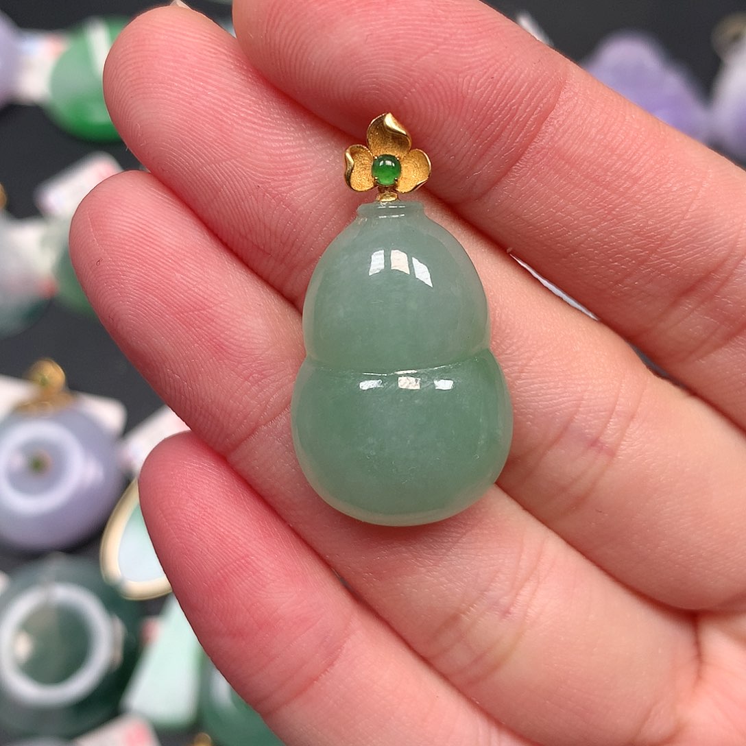 颈饰18K金镶嵌翡翠翡翠吊坠