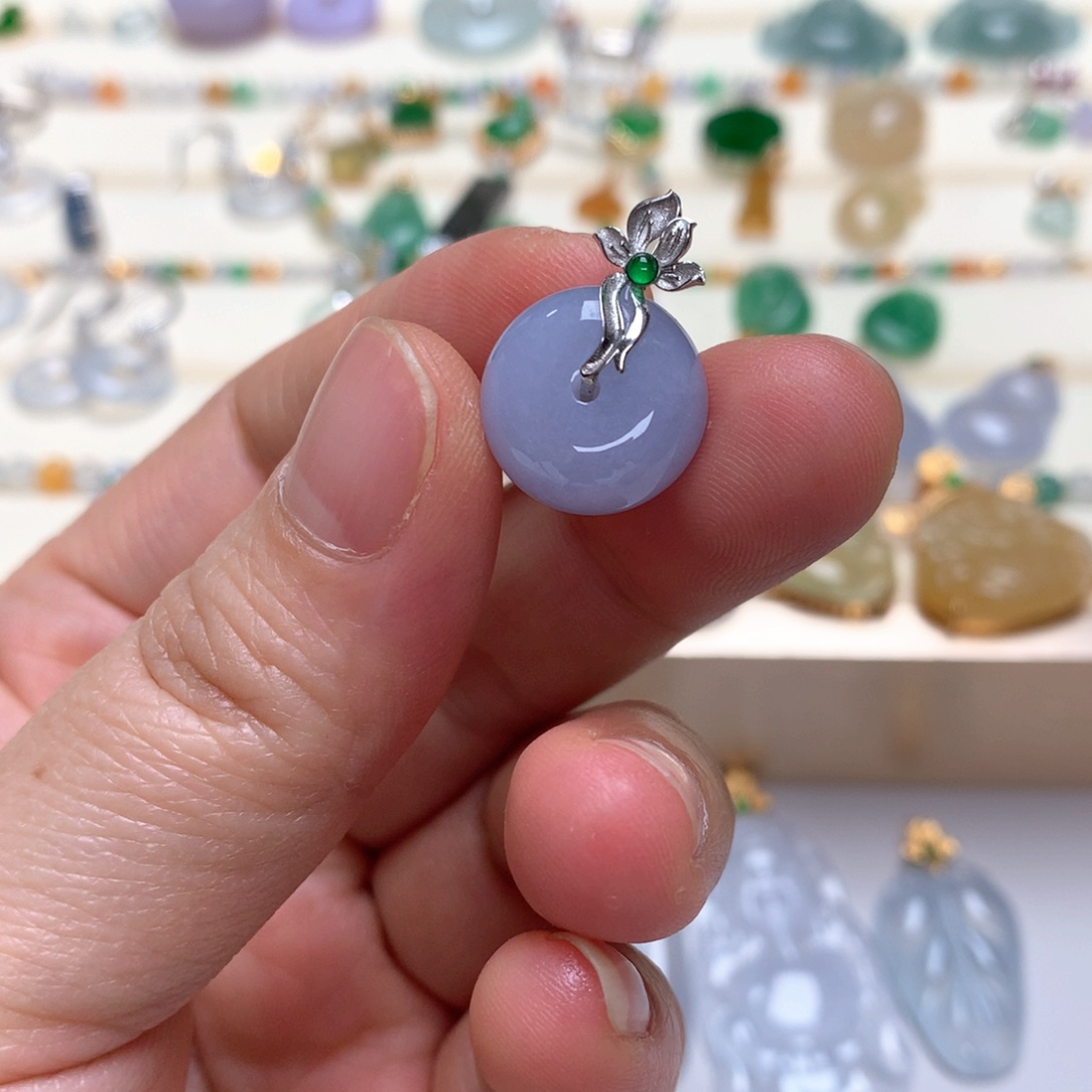 翡翠18K金镶嵌颈饰翡翠紫扣