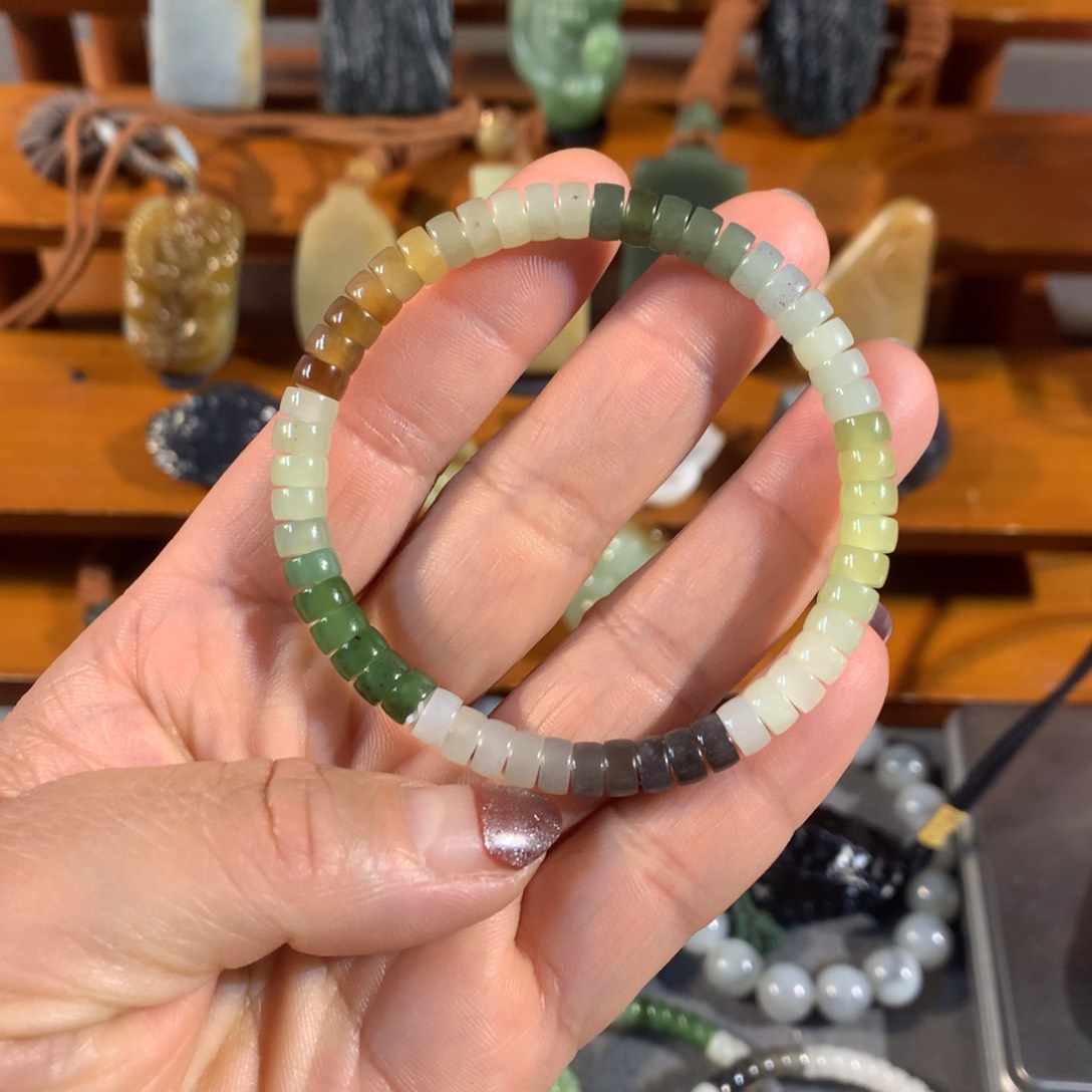 和田玉（糖玉）颈饰未镶嵌