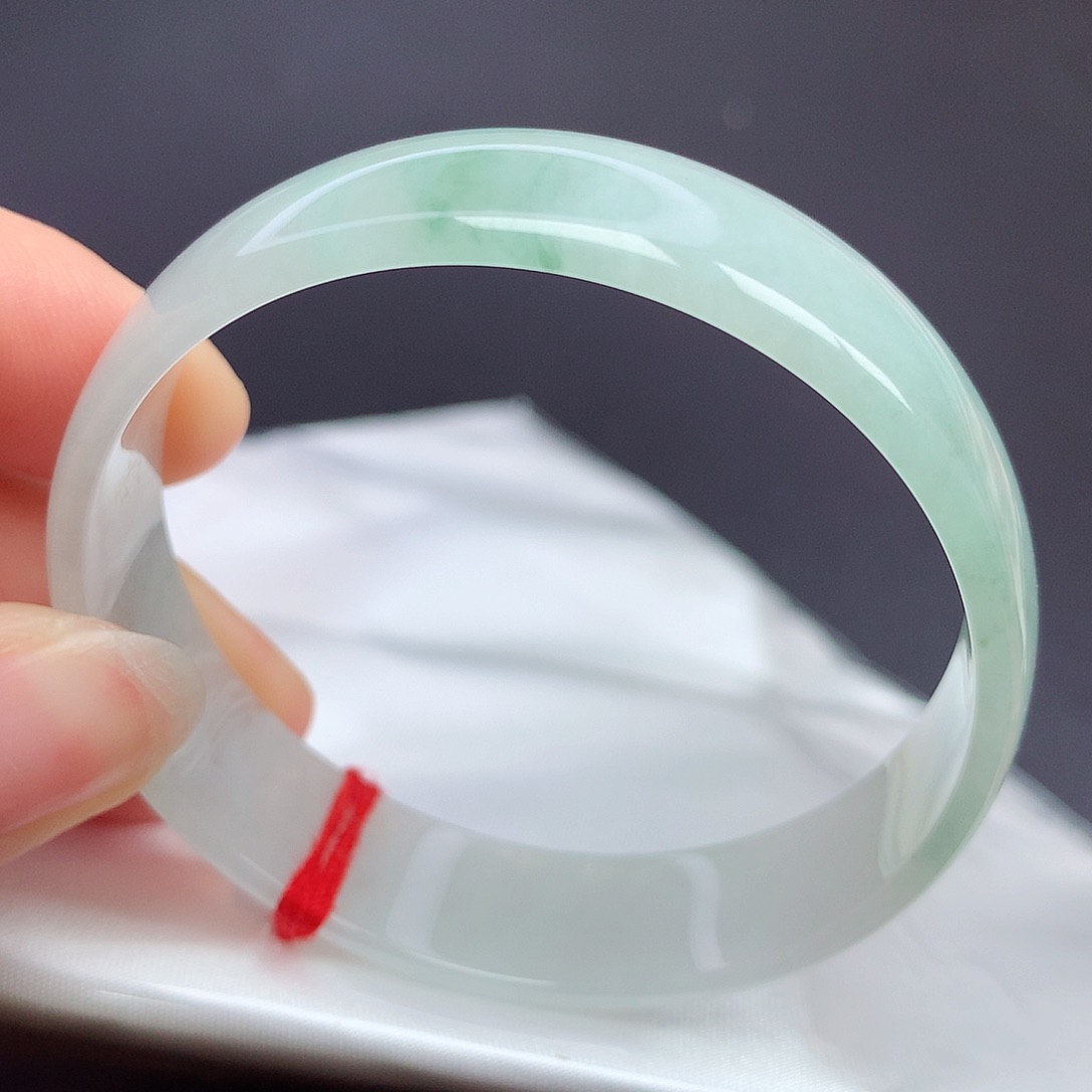 翡翠手镯未镶嵌51.5圈口