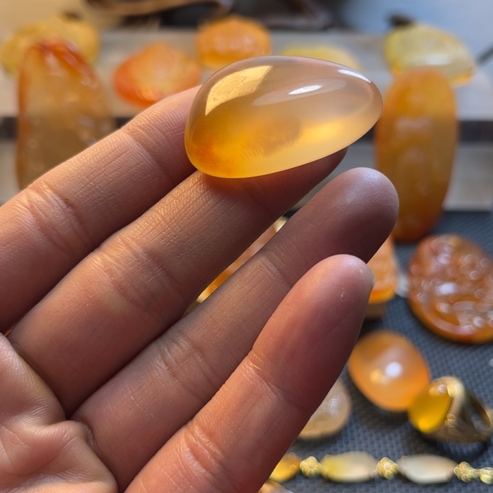 石英质玉颈饰未镶嵌勇****电