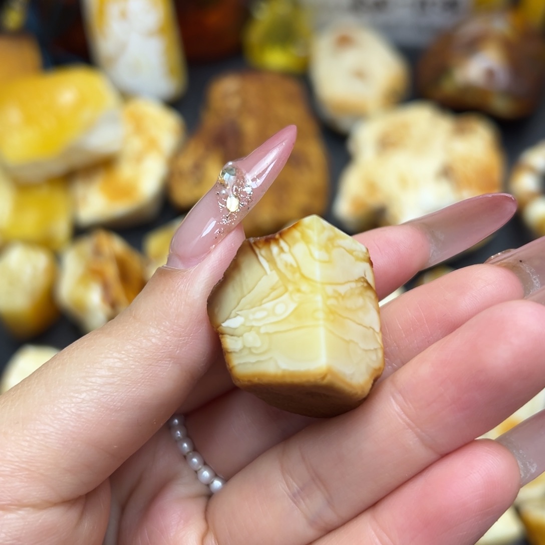 定制琥珀未镶嵌蜜蜡